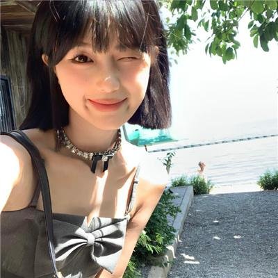 玫瑰园里的老少爷们儿